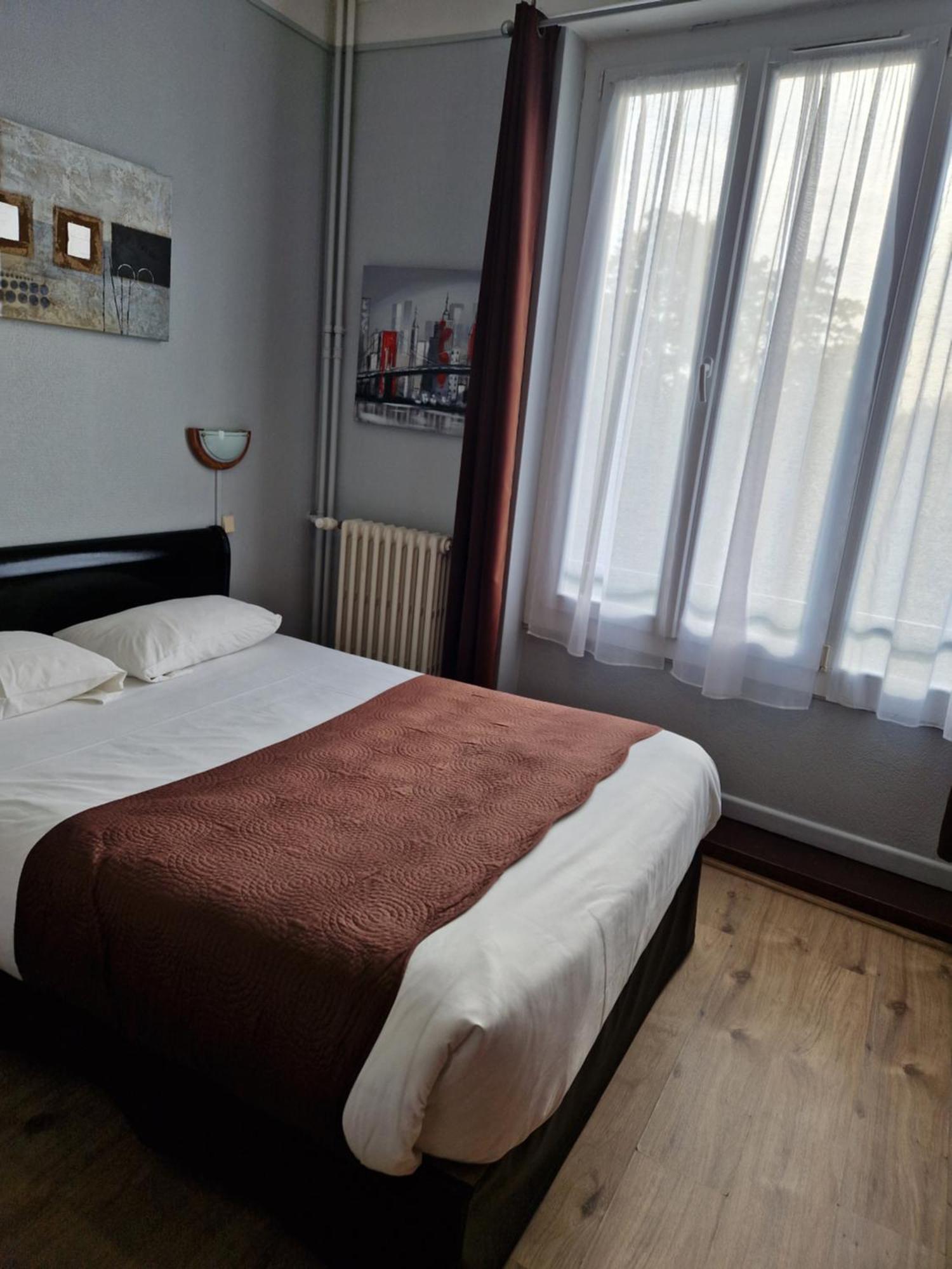 Hotel Le Splendid Troyes Bagian luar foto