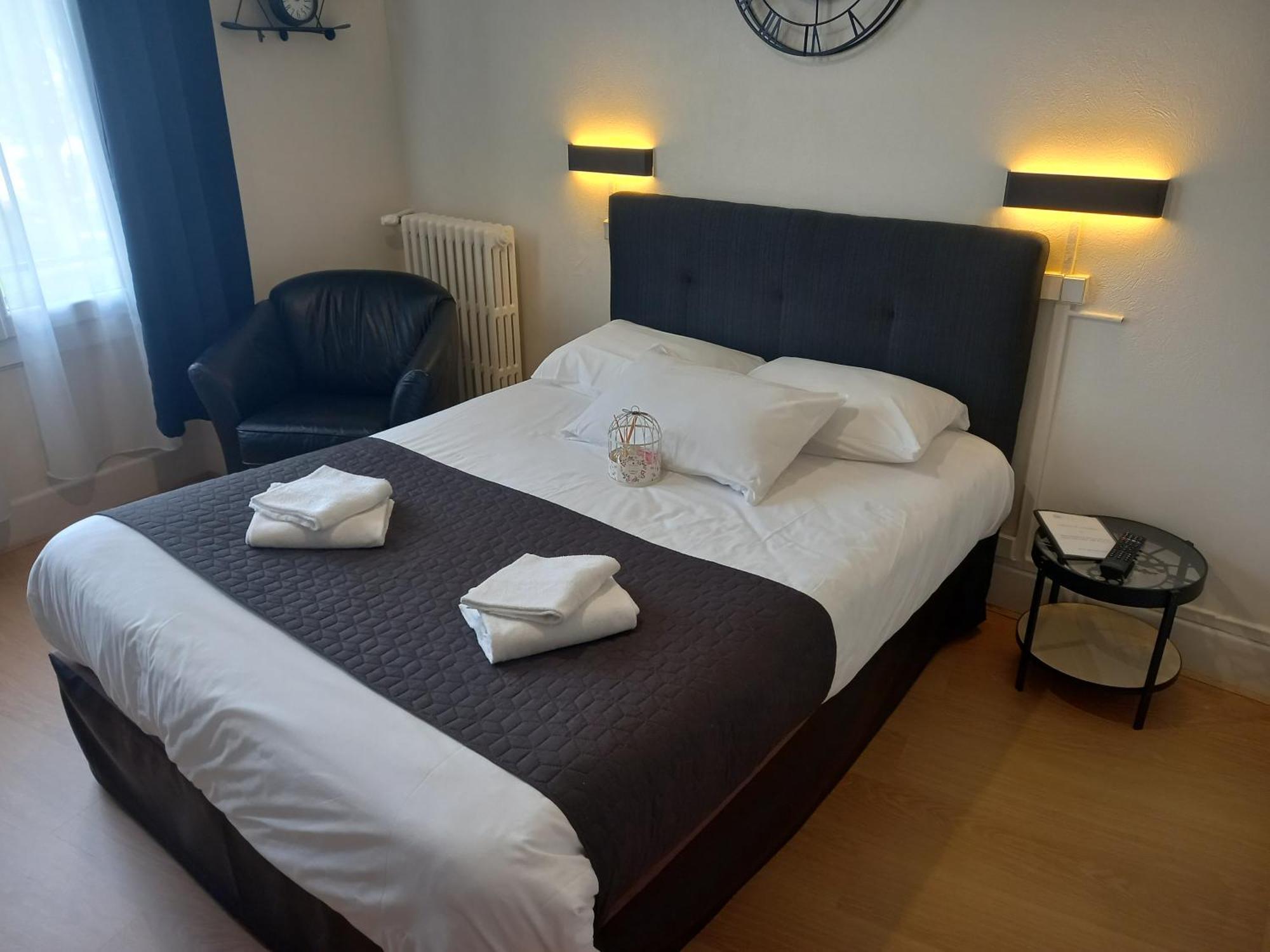 Hotel Le Splendid Troyes Bagian luar foto